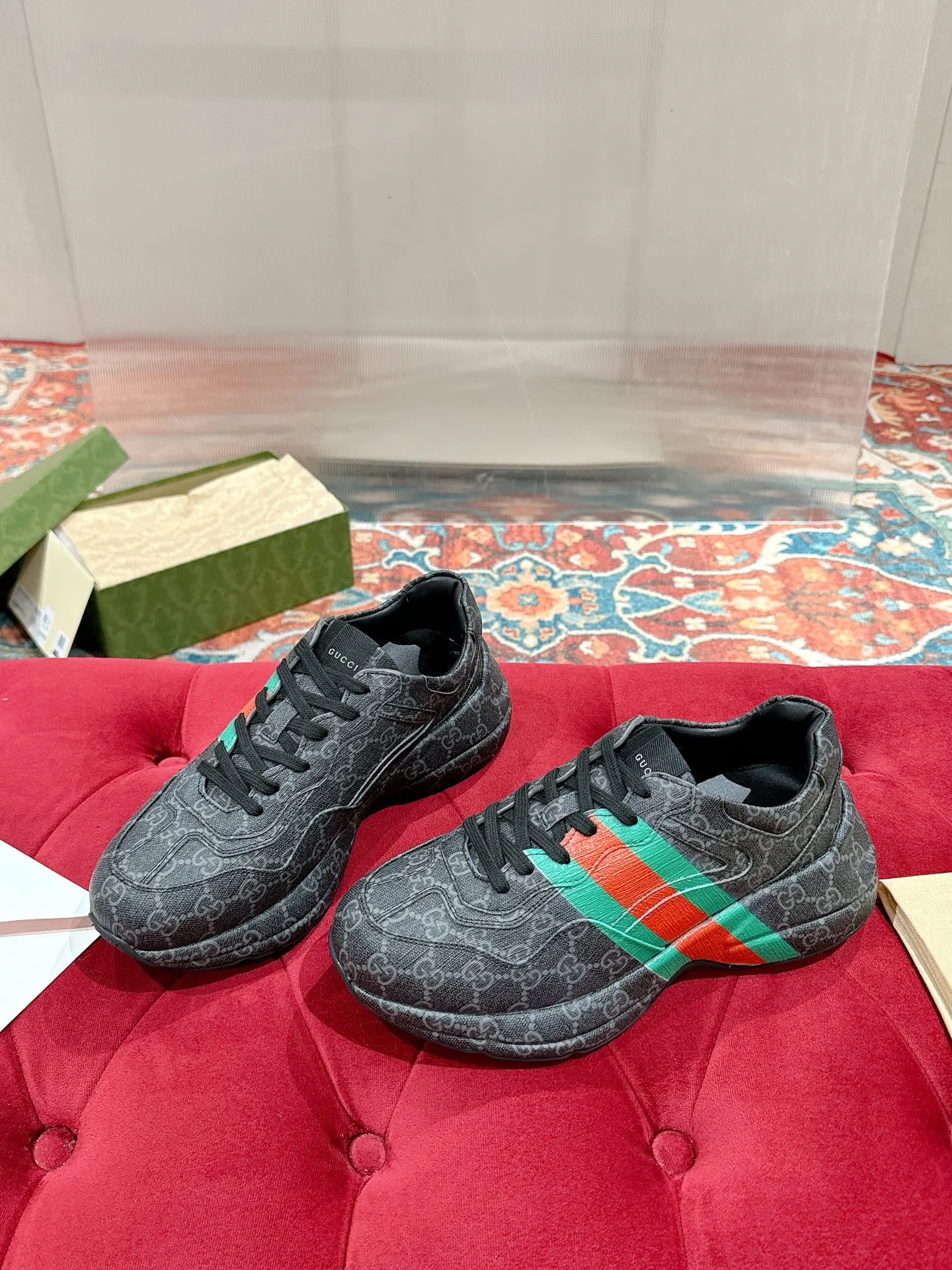 👟👟Ex-factory price 700👟👟 Men's size +10 🇮🇹Italy🇮🇹Gucci GUCCI🇮🇹Dad shoes (purchase level) (original replica) 👑 The original version purchased by Taikoo Hui has been continuously improved and upgraded in details, from the packaging of the shoes - anti-counterfeiting markings - shoe box accessories - fabric optimization - outsole technology - stitching and routing - oil edge technology. We do our best ◼️ Outsole: original plate molding ◼️ Upper: original grade A imported cowhide 🐮 ◼️ lining: original grade A mixed sheepskin 🐑 ◼️ Feet: original grade A mixed sheepskin 🐑 ◼️ Medium and low belt LOGO + original injection molding foot technology + original lasting technology ◼️ Original full set of customized packaging (anti-counterfeiting chip + a cloth bag + GUCCI card envelope + electronic invoice with credit card slip + shoelaces) ◼️ All details of the higher version are consistent with the original version (note the comparison) ◼️ Code number: 35-40 for women and 39-44 for men